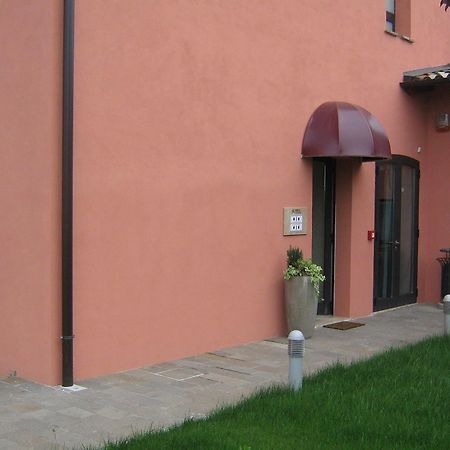 Hotel Hyknusa Reggio Emilia Exteriör bild